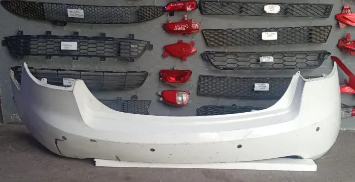 PARACHOQUE TRASEIRO KIA CERATO 09/13 COM DETALHE