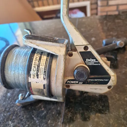 Molinete daiwa long cast  st 5000