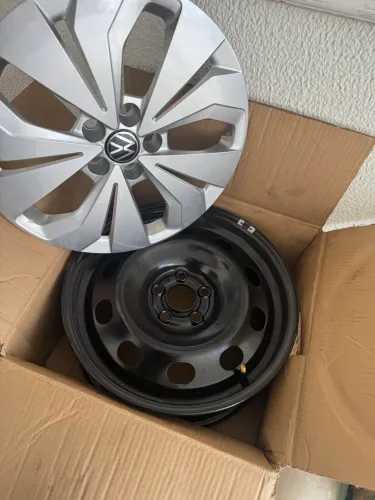 Roda de ferro e calota original VW aro 16 0km