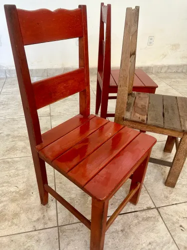 ? Cadeira de Madeira Maciça - Rústica e Resistente
