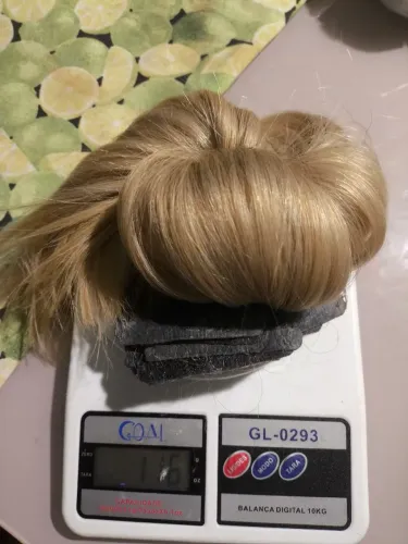 Aplique de cabelo loiro na fita