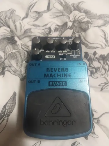 Pedal Reverb Behringer RV600 