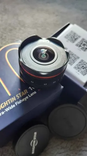 Lente Brightin Star 10mm f5.6 APS-C EOS-M