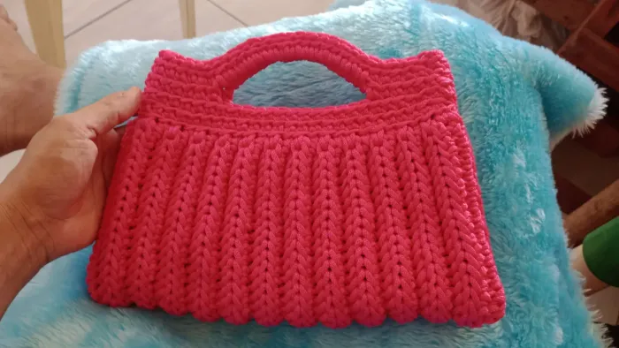 Bolsas de crochê... Os preços variam de acordo com o modelos das peças!