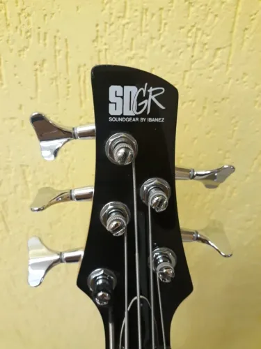 Baixo 5 cordas ibanez sr 305 ativo