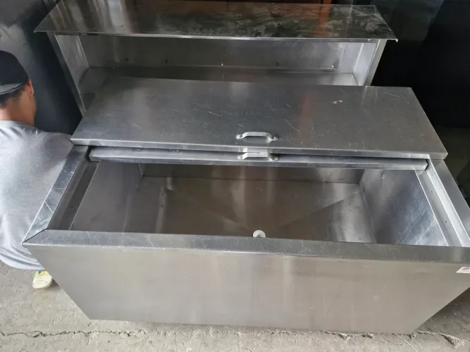 Caixa térmica rodinhas  carnaval  de aço inox  500 litros