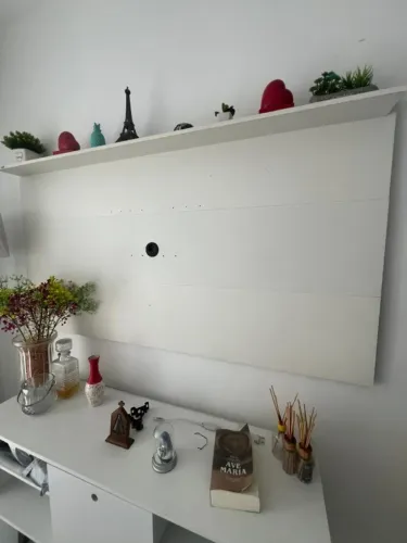 Painel para sua sala  cor  branco ,para  tv ate até 75 polegadas.