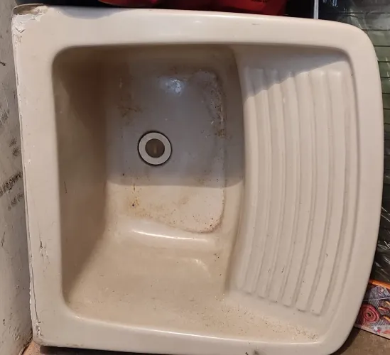 TANQUE PARA LAVANDERIA ( MATERIAL LOUÇA)