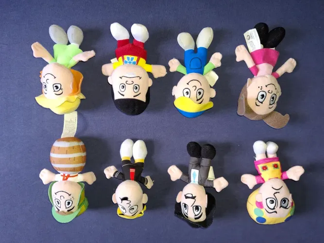 Bonecos de pelúcia da turma do Chaves