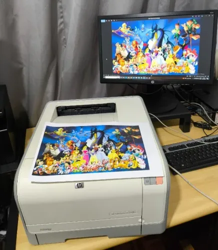 Impressora HP LaserJet CP1215 laser colorida   