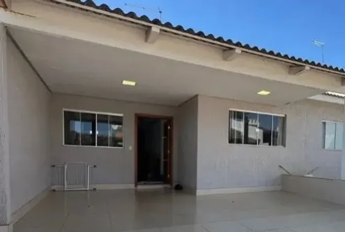 R2 CASA A VENDA NO SANTA CATARINA