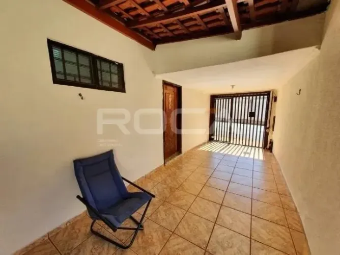 Casa à venda com 2 quartos e edícula no bairro Sumarezinho, em Ribeirão Preto.