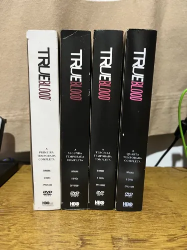 True Blood - Todas as 4 Temporadas Completas em DVD