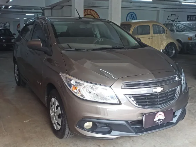 Chevrolet Onix Hatch LT 1.0 8V Flex Power Mec. 4P 2014