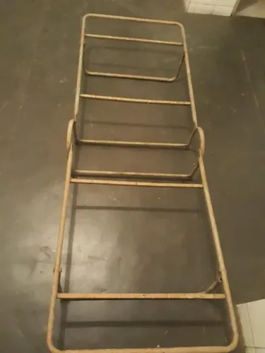 CAMA DOBRÁVEL SEM COLCHÃO, USADA, MEDIDAS: ~ 1,80 X 0,64 X 0,25