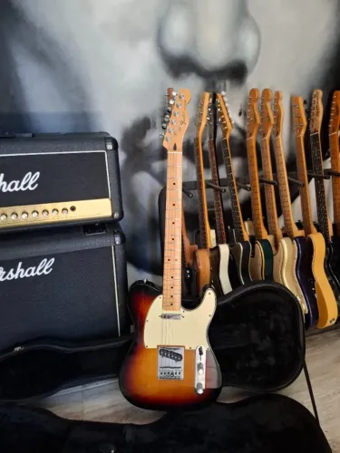 Guitarra Fender Telecaster 2012 mexicana com case