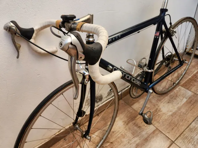 Bicicleta Cannondale R600 - Clássica e Charmosa