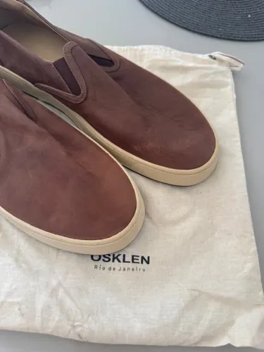 Tênis Osklen Slip On Marrom - Conforto e Estilo