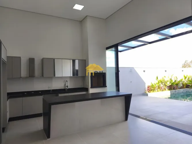 Casa à venda no Cond. PORTINARI II - 3 suítes e piscina aquecida