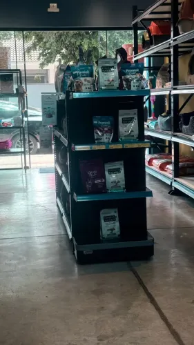 Prateleira para lojas igual a da foto mais sem uso na embalagem !!!