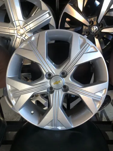 Rodas Chevrolet Onix premier aro 18 novas 