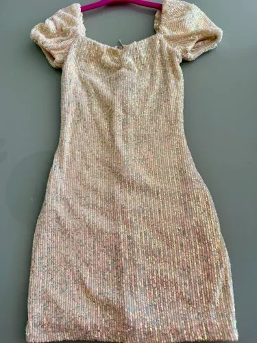 Vestido de festa paetê juvenil.