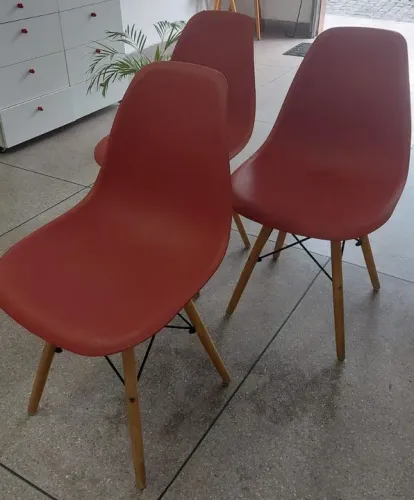 4 Cadeiras Eames Vermelhas