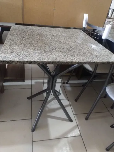 Mesa NOVAS 70x70 cm tampo granito 