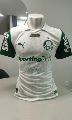 camiseta palmeiras Vitor Roque de jogo