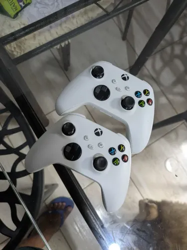 Vendo dois controles originais Xbox Series S/X perfeitos