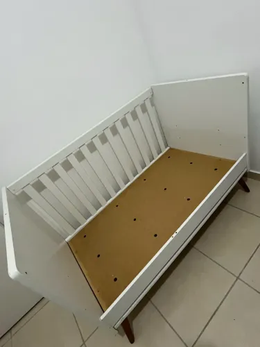 Vende-se berço/cama com colchão