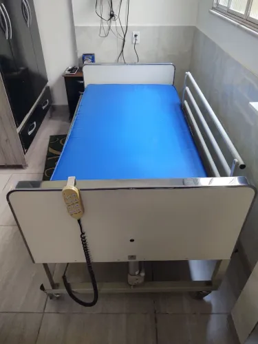 Cama Hospitalar Motorizada com colchão