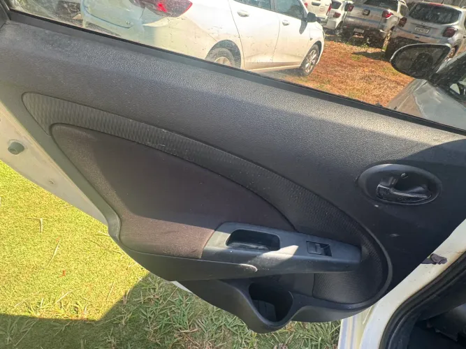 FORRO DE PORTA TRASEIRA ESQUERDA TOYOTA ETIOS