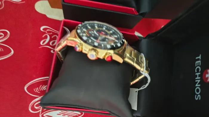 Vendo esses relógios TECHOS ORIGINAL NOVOS no plástico