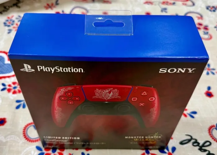 Dual Sense PS5 Limited Edition Monster Hunter " Lacrado "