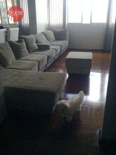 Apartamento para vender na região Central com 165m² e 03 dormitórios.