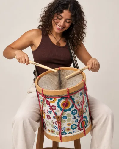 Caixa de Folia / Tambor de Congado Artesanal Érico Grossi 32x43cm + Capa e Baquetas