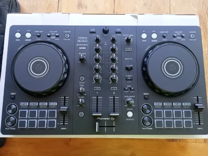 Controladora DDJ FLX4 semi-nova