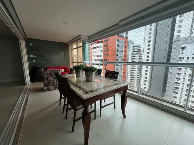 Apartamento semi-mobiliado localizado no Centro de Maringá