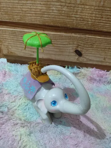 Elefanta Tika Barbie princesa da ilha
