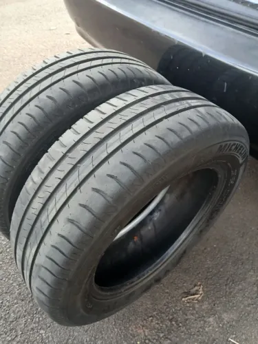 Par Pneu 195 60 15 michelin