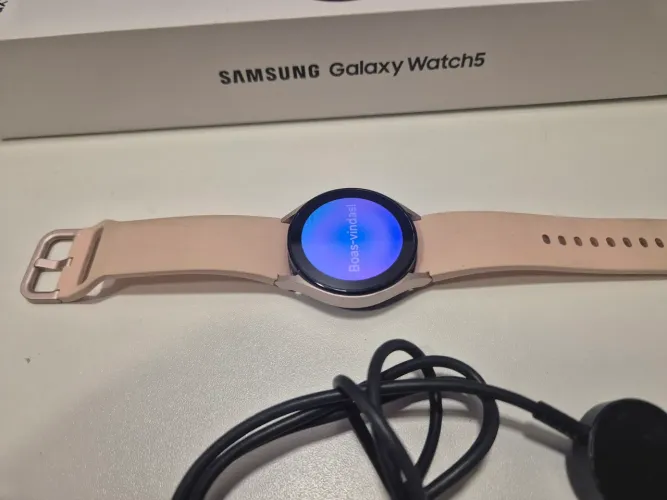 Samsung galaxy watch 5 40mm Rose