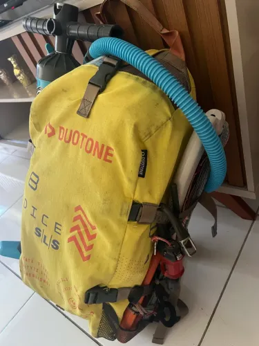 Kitesurf Duotone Dice 8 metros 2023 + trust bar + trapézio mystic + bomba Duotone XL