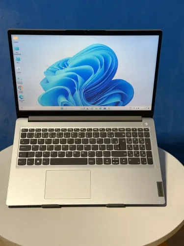 Notebook Lenovo - i3 12ªGeraçao 8Gb SSD 256Gb | Parcelamos em até 18x