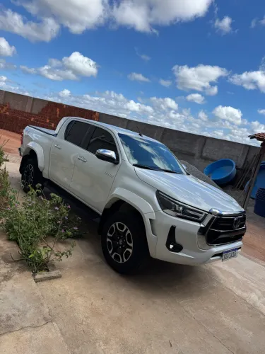 Toyota Hilux CD SRX Plus 4X4 2.8 TDI Die. Aut. 2024