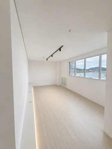 Sala comercial 30m2 - Ponta da Praia | para locação