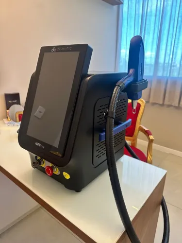 Laser Nd YaG, cromatic Neo One para remoção de tatuagem, onimocose, clareamento íntimo