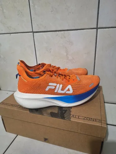 Fila Race Carbon 2