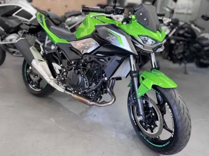KAWASAKI Z500 ABS VERDE