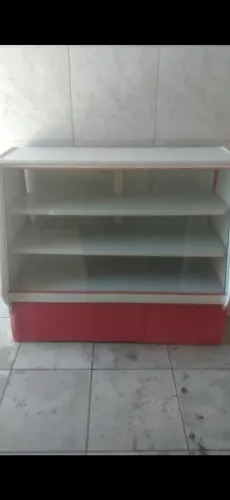 Vendo balcão expositor para pão e salgado bem conservado